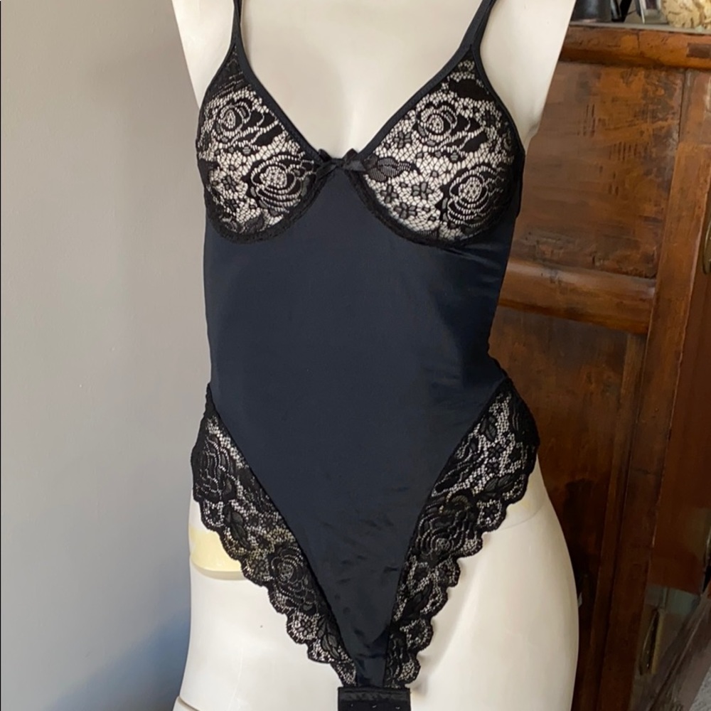 Intimate lingerie body suit small 32 b